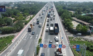 Cầu Thanh Trì được mở rộng thêm một làn ô tô để giảm ùn tắc