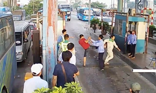 Tài xế đánh nhân viên trạm Tân Đệ vì cho rằng bị 'thu phí oan'