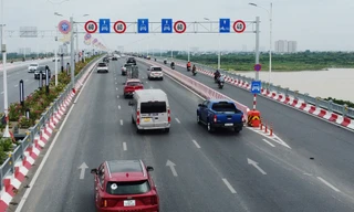 Phân luồng giao thông cho cầu Vĩnh Tuy được mở rộng hoàn thiện