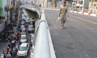 Cầu Vượt An Dương đã được thi công xong và thông xe gần 4 tháng nay. Ảnh: Anh Trọng