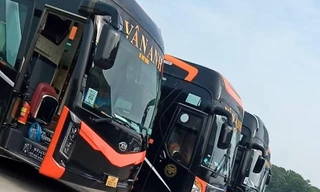 Cận cảnh xe khách trá hình lập bến 'lậu', diễu phố tại Thanh Hóa