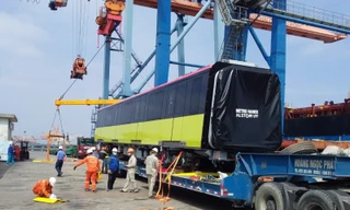 Đoàn tàu thứ hai metro Nhổn - Ga Hà Nội về Việt Nam