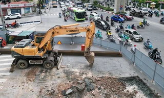 Loạt dự án giao thông Hà Nội bất động: Đường kẹt, máy móc ‘ngủ đông’, dân bức xúc