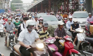 Các quận trung tâm sẽ có kế hoạch hạn chế xe máy trước. Ảnh: T.Đảng