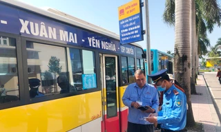 Xử lý gần 100 trường hợp xe buýt Hà Nội ‘chạy ẩu’, vi phạm giao thông 