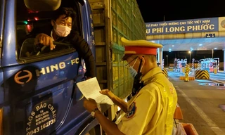 Lực lượng CSGT làm nhiệm vụ.