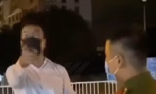 Ông D. có hành vi gây rối, lăng mạ cán bộ tại chốt kiểm soát.