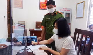 Cô Hạnh 