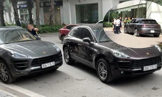 Hai chiếc Porscha trùng biển số "chạm mặt".