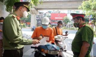 Từ 4/9: Công an Hà Nội lập 39 chốt kiểm soát ra, vào vùng đỏ 