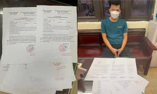 Nam thanh niên B. và số giấy đi đường.