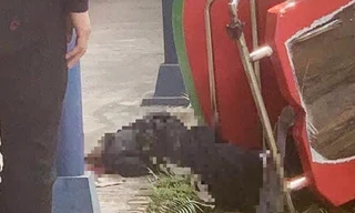 Gia đình cháu A. buồn bã khi nhắc đến vụ việc.