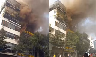 [Video]: Cháy nhà 2 tầng, lửa lan sang Phòng giao dịch Ngân hàng Nam Á Bank