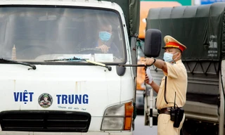 Hà Nội siết chặt kiểm soát những người ra khỏi thành phố