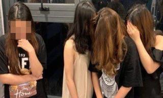 Nhóm nam nữ sử dụng ma túy trong căn hộ chung cư.