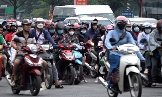 Người dân trở lại Hà Nội sớm, cửa ngõ phía Nam ùn tắc dài