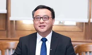 'Đệ tử Bill Gates' vào ĐH năm 12 tuổi, 11 năm sau nhận bằng tiến sĩ