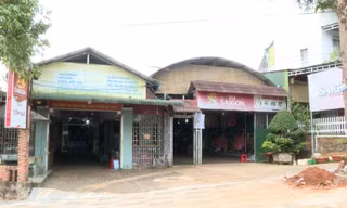 Tin mới vụ nhiều cán bộ bị tố nợ tiền tiếp khách gần 9 năm chưa trả