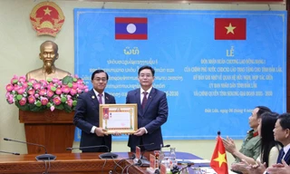 Đắk Lắk đón nhận Huân chương Lao động hạng Nhất của Chính phủ Lào tặng