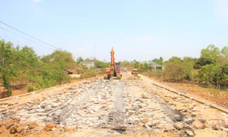 Thiếu cầu dân sinh, một huyện ở Đắk Lắk xin dầm cầu cũ về làm