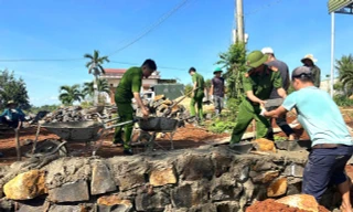 Công an Đắk Nông góp công, góp sức hoàn thành 500 căn nhà tặng hộ nghèo