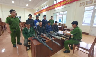 Mang súng tự chế và 560 viên đạn đi săn, 7 xạ thủ bị bắt
