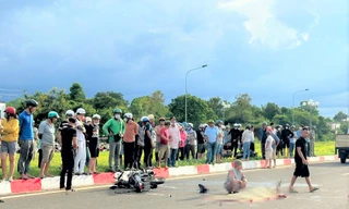 Vụ thanh niên 16 tuổi lái mô tô tông thai phụ tử vong: Ai giao xe?