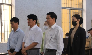 Cựu giám đốc CDC Đắk Lắk phủ nhận việc cầm tiền chiết khấu từ Công ty Việt Á