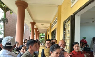 Tuyển sinh lớp 10 thay đổi chóng mặt, phụ huynh sốt vó, nhà trường bị động