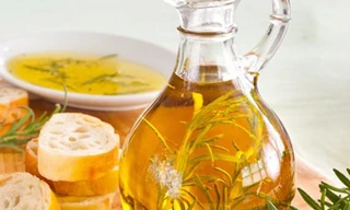 Những loại tinh dầu, thảo dược làm đẹp tóc