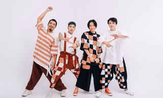 Trong thế giới fangirl: Ngọt là những anh hàng xóm đến để thế giới của tôi bớt cô đơn 