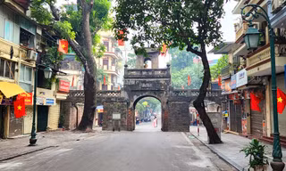 Hà Nội bình yên đến nao lòng sáng mùng Một
