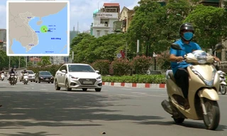 Vùng áp thấp trên biển Đông đang mạnh lên gây mưa lớn