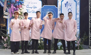 Nguyên dàn TikToker triệu view bê tráp trong đám hỏi Quang Hải 