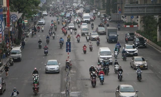 Hà Nội đón cuối tuần oi nóng