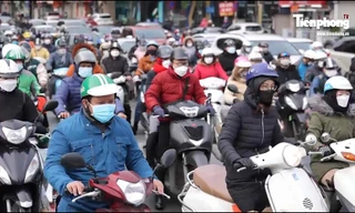 Hà Nội đón gió lạnh đầu mùa, nền nhiệt tiếp tục giảm sâu