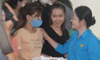 Bình Dương trao hỗ trợ cho công nhân vùng lũ có hoàn cảnh khó khăn
