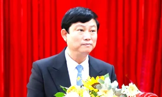 Chủ tịch tỉnh Bình Dương nhận khuyết điểm và xin lỗi cử tri vì y tế thiếu thuốc