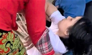 Người đàn ông lao xuống cứu cô gái nhảy cầu sông Sài Gòn