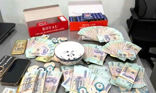 Triệt xóa ổ nhóm đánh bạc lớn bằng ‘binh sập xám’