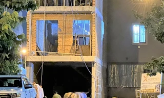 Nữ công nhân phụ hồ rơi từ tầng 3 tử vong