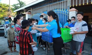 Thanh niên công nhân 'níu chân' người lao động lúc khó khăn