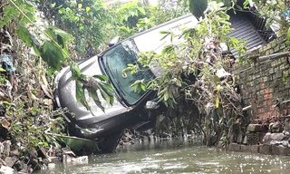 Video: Hiện trường thương tâm vụ ô tô bị nước cuốn trôi, nữ tài xế tử vong