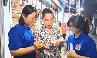 ‘Hiệp sĩ’ trẻ Bình Dương đưa công nghệ đến người dân