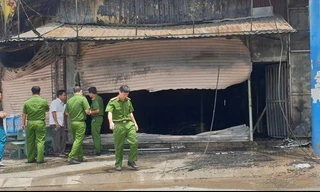 Công an khám nghiệm hiện trường