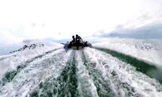 Tối 2/9, bến Bạch Đằng Bình Dương diễu hành ‘hạm đội 9’ kèm pháo hoa tầm thấp