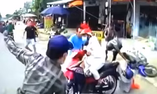 Nam tài xế tung cước 'hạ đo ván' tên cướp kéo lê cô gái giữa đường được khen thưởng