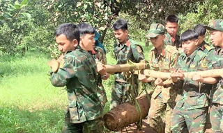 Phát hiện quả bom nặng 3,5 tạ trong vườn điều ở Bình Phước