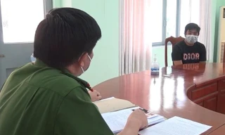 Kẻ chém lìa tay cựu giáo viên đã ra đầu thú