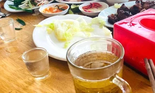 Nhóm 4 người thương vong sau khi uống hết 6 chai rượu